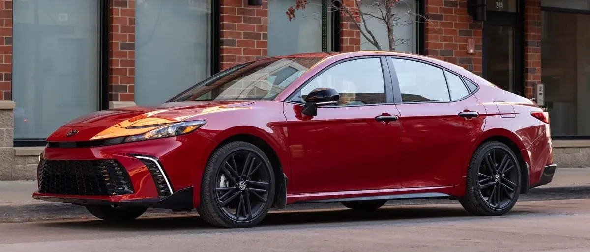 2026 Toyota Camry Review: Hybrid Dominance Meets GCC Reliability