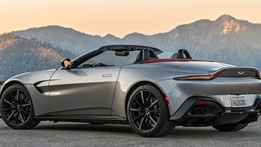 Aston Martin V8 Vantage Roadster 2025
