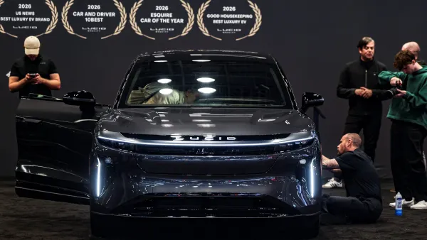 Breaking: Saudi PIF Pumps $550M More Into Lucid as Uber Robotaxi Fleet Hits 35,000